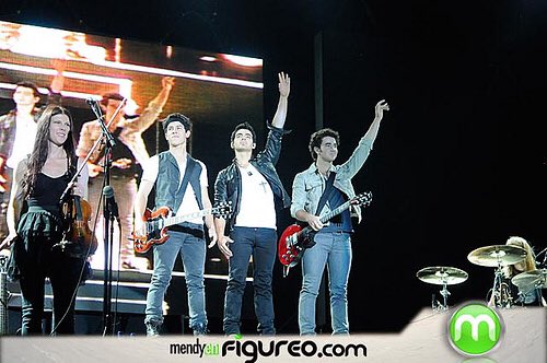 rdjonasbrothers's tweet photo. Cuando vinieron en el 2009 a RD๐ฉ๐ด #JonasMemories #SemanaJonatica #JonasWeek https://t.co/Urqk1mB9rG