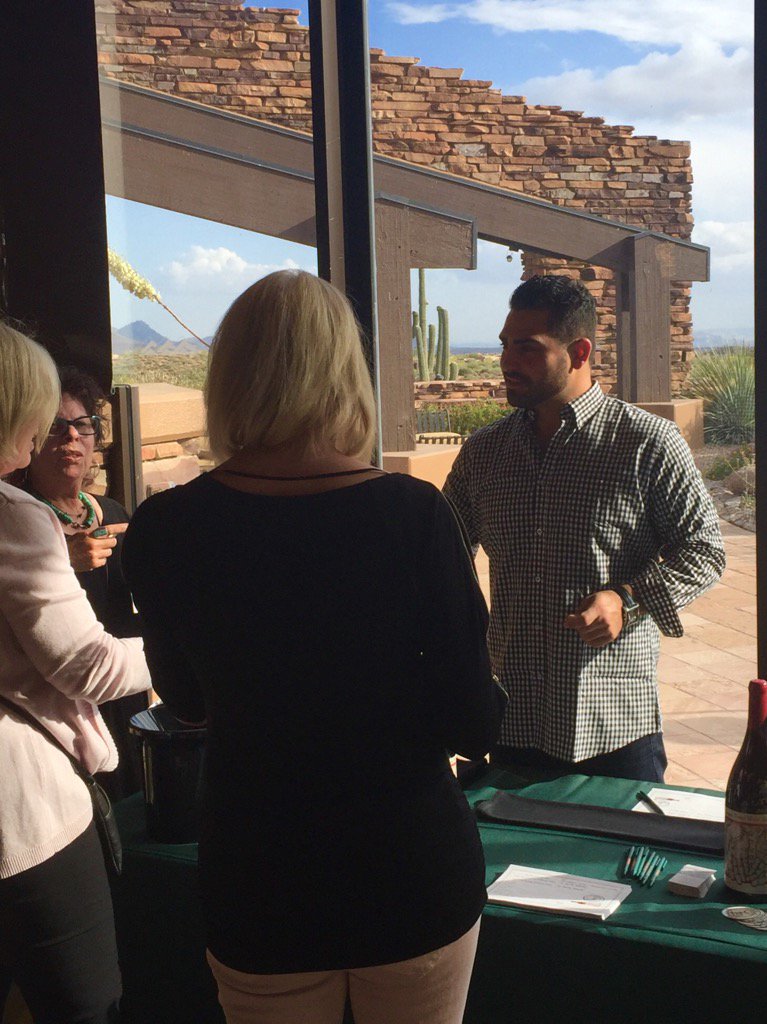 MellyMcKay's tweet photo. Labor Wines. Hanging out with @EatDrinkVegas while he does his thing. https://t.co/kzbbaftBGf