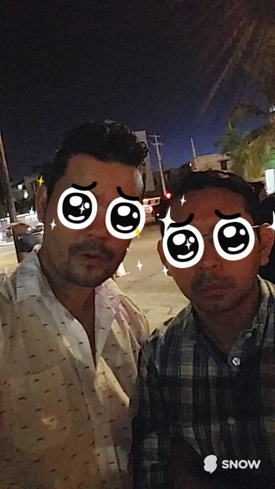 SergioYepezz's tweet photo. Emocionados para ver ala guapisima @belindapop #ActitudMaxima @Maxima977Cancun @YovazBlack85 #cancun #emojis #snow https://t.co/IqcjmwLUGg