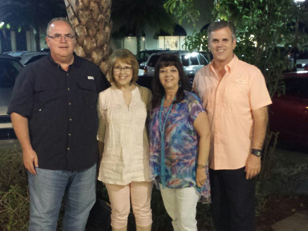 ShieldsRic's tweet photo. Enjoying a beautiful night in FL with Mike &amp; Mona. https://t.co/2RXy5OMAEp
