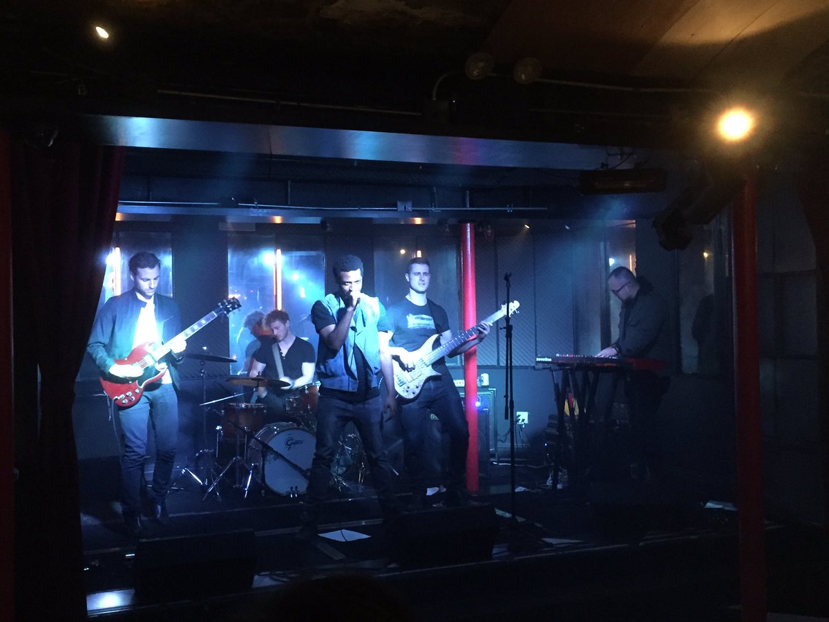 thesyndotcom's tweet photo. Hanging with our friends @downbeatkeys tonight at @TheLivelySpot. 📷: @livvielouwho #TheSyn https://t.co/wLNHMOO1R6