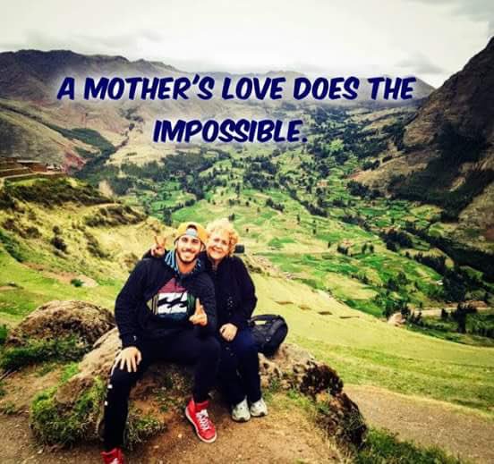 EyalBerkover's tweet photo. El carro es solo material q viene y se va,el amor de mi mamá es para siempre! Te amo ima gracias x siempre apoyarme https://t.co/fTybp4cmgY