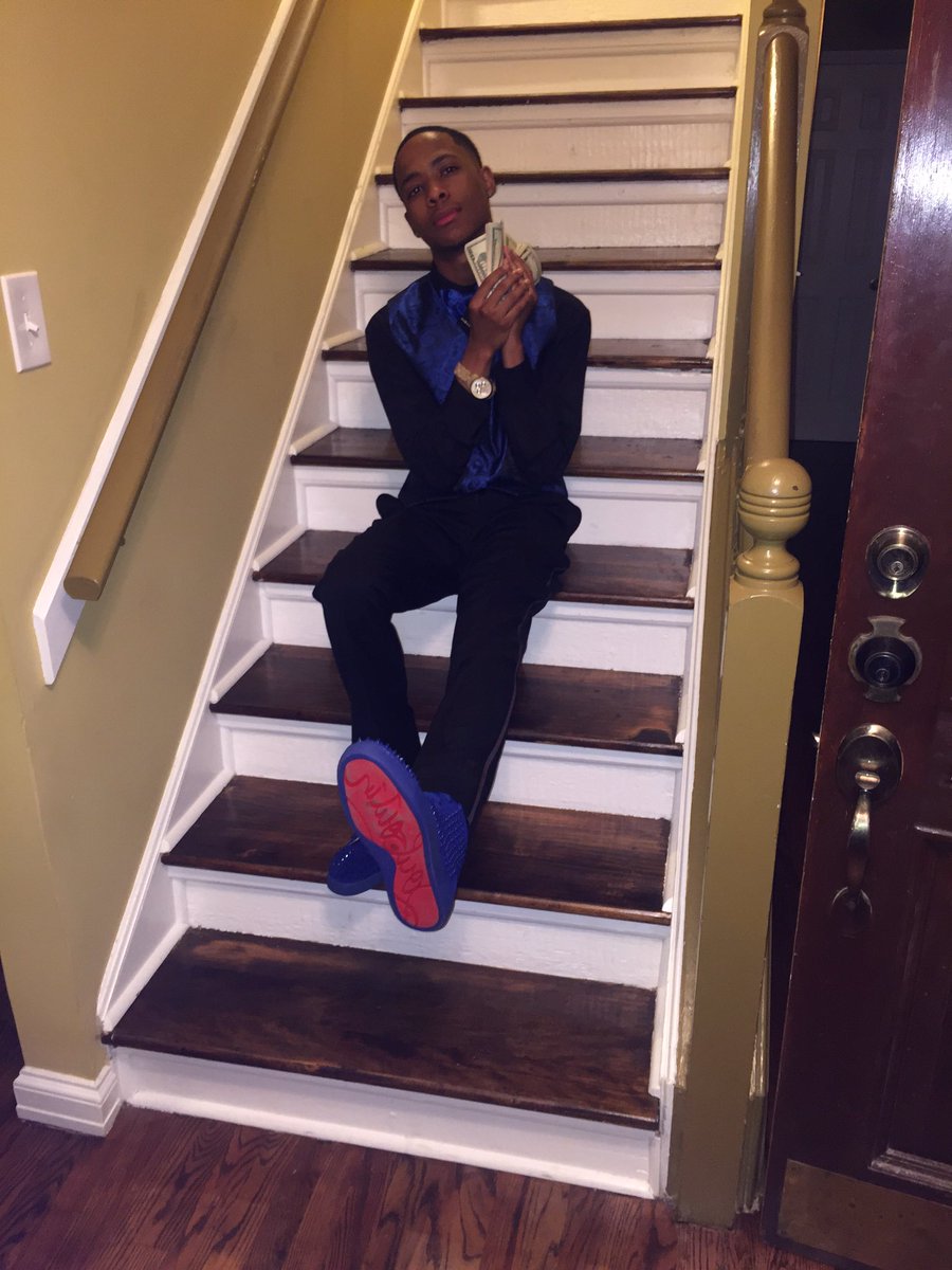 GranCinco's tweet photo. I Just Splashed On Em 💦🌀⛄️♨️💸‼️ #ItEndsWithTheWIND #Prom2k16 https://t.co/cG8gC8N5G6