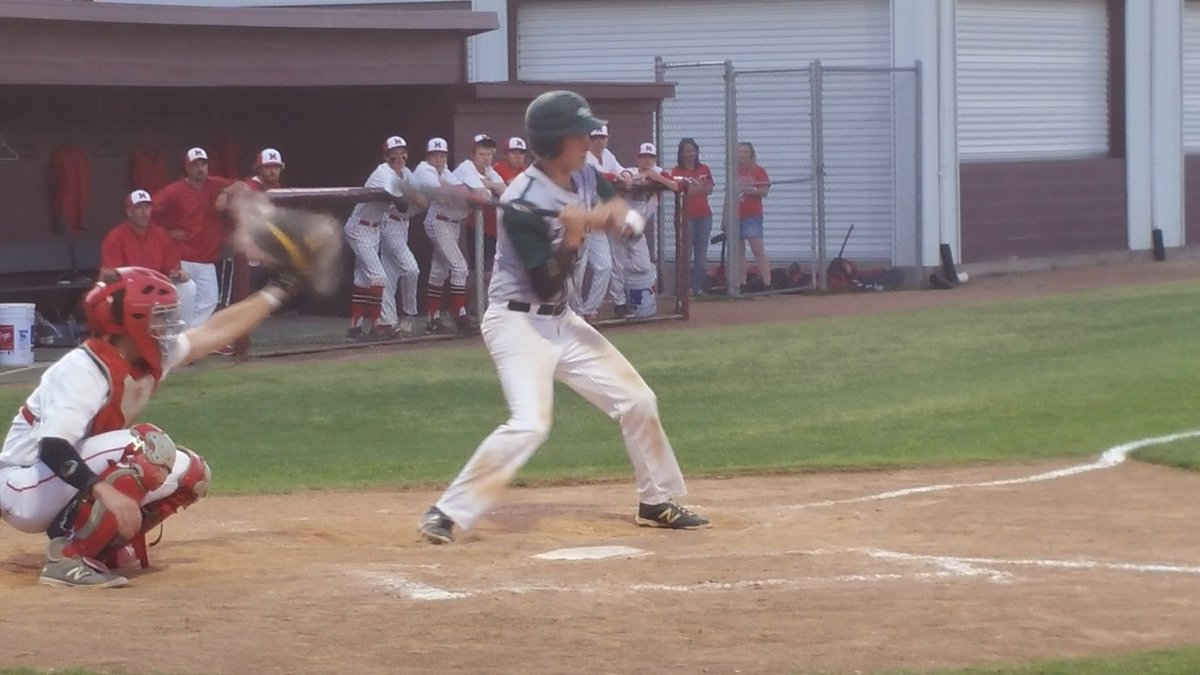 balloffire68's tweet photo. Top of the 6th, Blue Ridge leading 4-2 over Muenster. https://t.co/ivgHhqm149