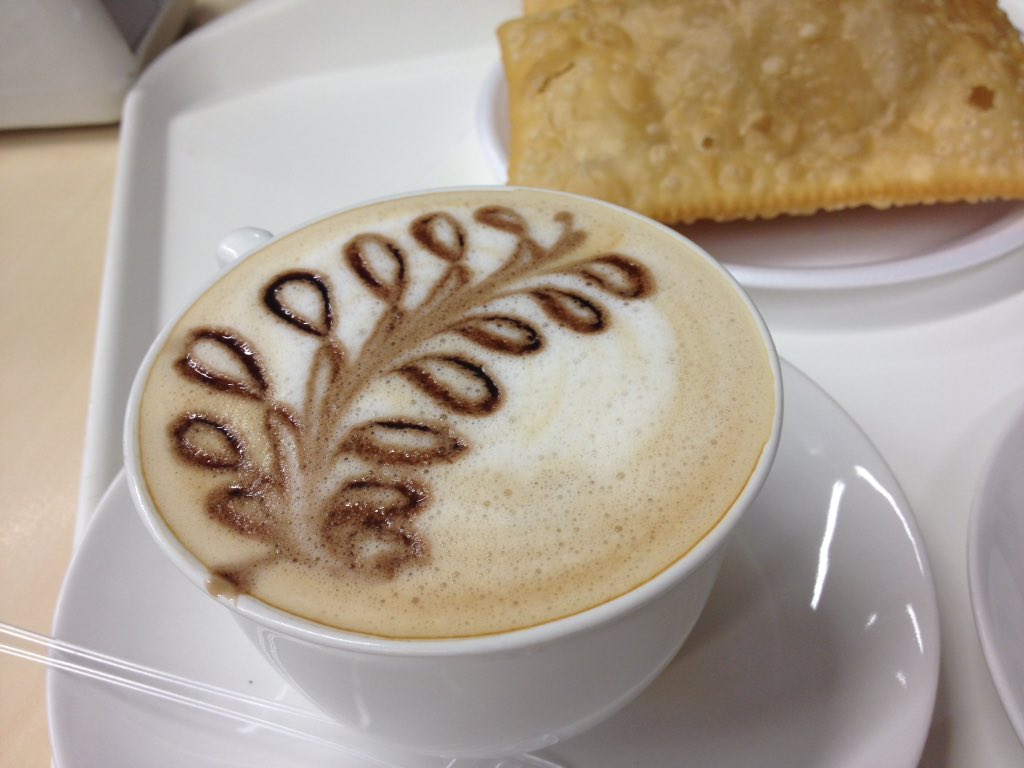 MorganaLFarias's tweet photo. Saidinha cuidadosa (promise) com mamy&sis 👌🏻😌☕️ #expresscoffee #pizzapastel https://t.co/uFxQmxgayD