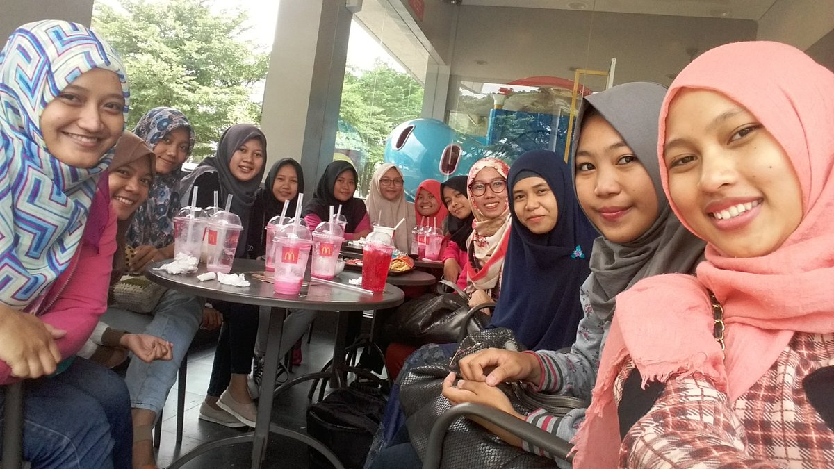 AnsiRaras's tweet photo. Sharing training Oriflame with Cikarang team done yeeaa😍💞
Meet up sama ka niken yg bonusnya 14jutaan dari Oriflame👍 https://t.co/uJk4Erd1Vj