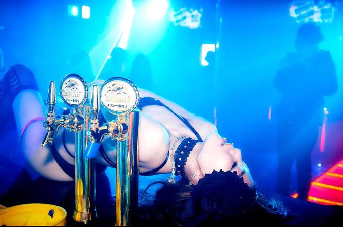 今夜はアポロクラブトウキョウ💕きてね💗 https://t.co/XxIwRCxiTX