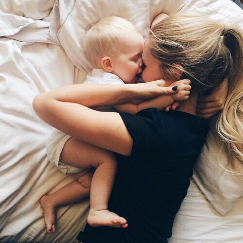 angeluanas's tweet photo. Tem coisa que ninguém nunca pode tirar da gente meu amor, que são os momentos em que passamos juntas. https://t.co/ANxwZF1B0o