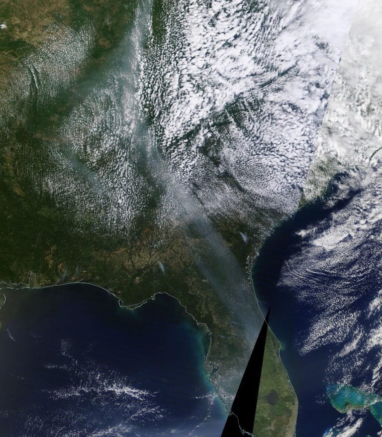 Smoke from #albertafire reaches #Florida. bit.ly/1YdUEgZ