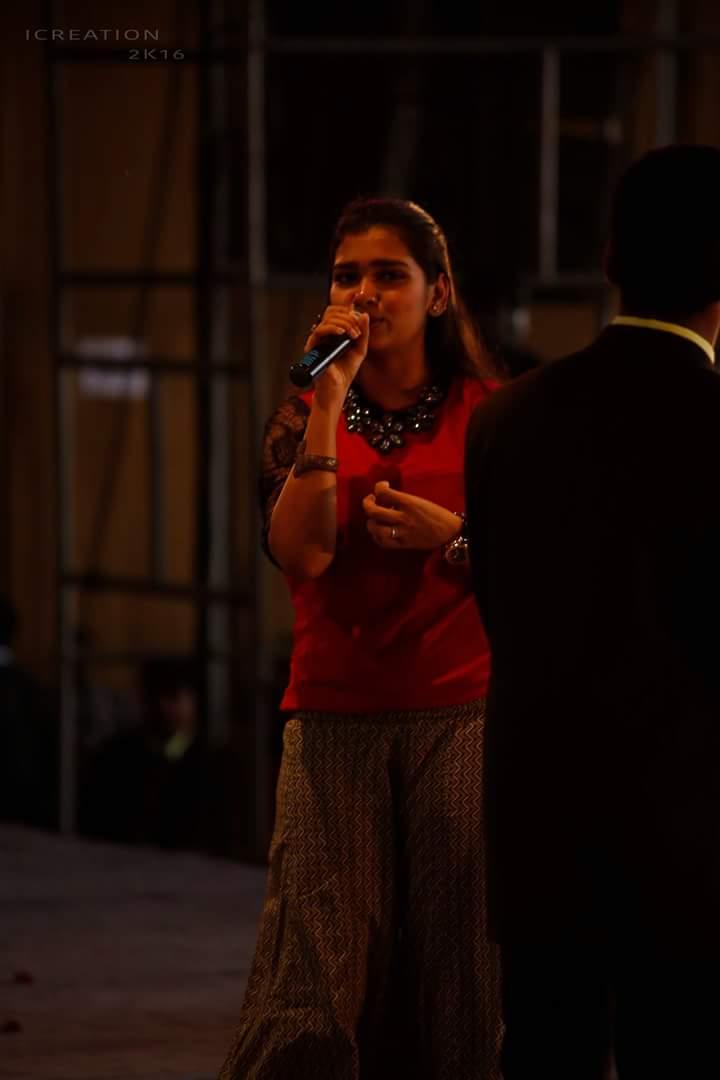 monisshafc's tweet photo. Singing bird @manasimm @monisshamm @manasifc @ManasiMonishaFC @sreekutty1511 https://t.co/nJpzWuRImZ