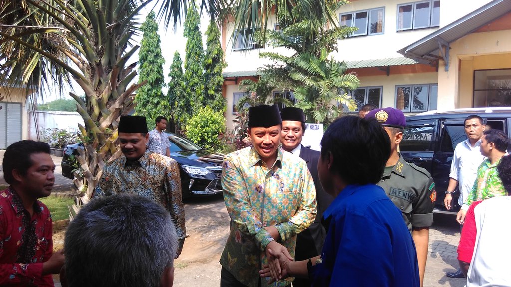 YudhartaNesia's tweet photo. Menpora RI @imam_nahrawi telah hadir d Seminar Nasional n deklarasi satgas Anti Narkoba #YUDHARTA
#BudayaNusantara https://t.co/iX5SzDg1uv