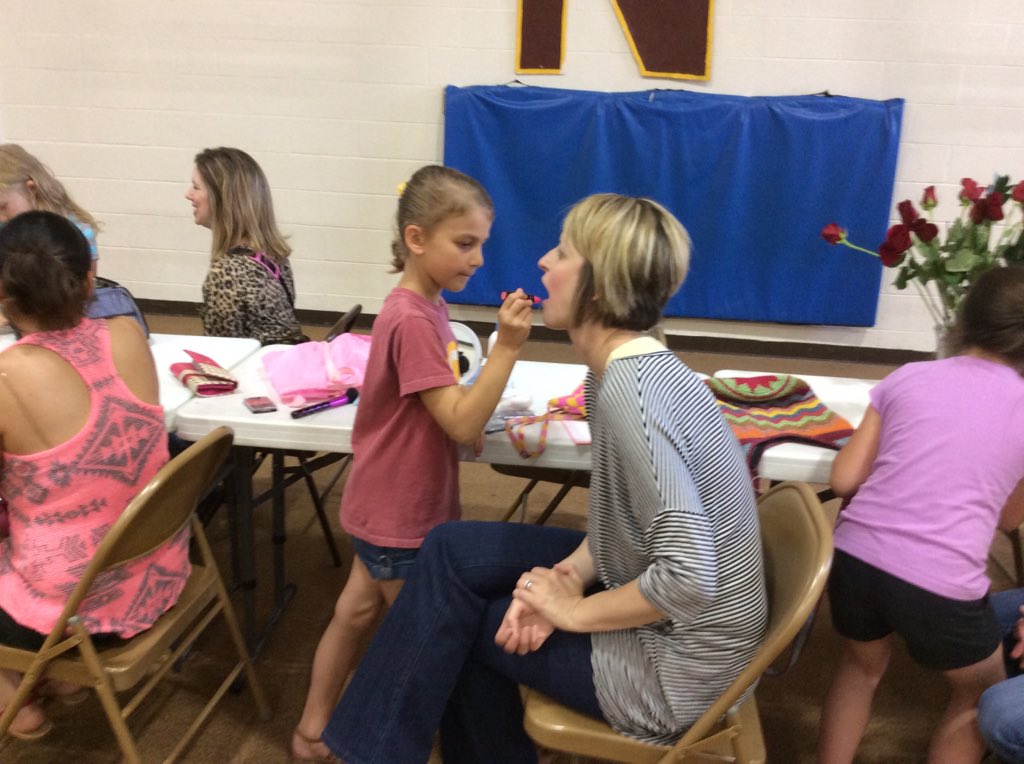 1st_walker's tweet photo. Great turnout for Mother's Day makeover. There were some beautiful moms afterwards. @bridgestyler #cpsreds #nes123 https://t.co/o1RFDkbmVJ