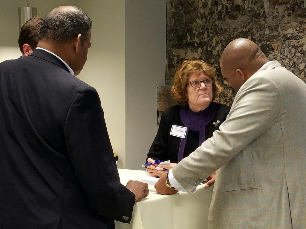ThomasWindom's tweet photo. Small Business reception for Chicago Aviation Comm. Evans hosted by Rep. @BobbyLRushMC https://t.co/XN2U8GPMSf