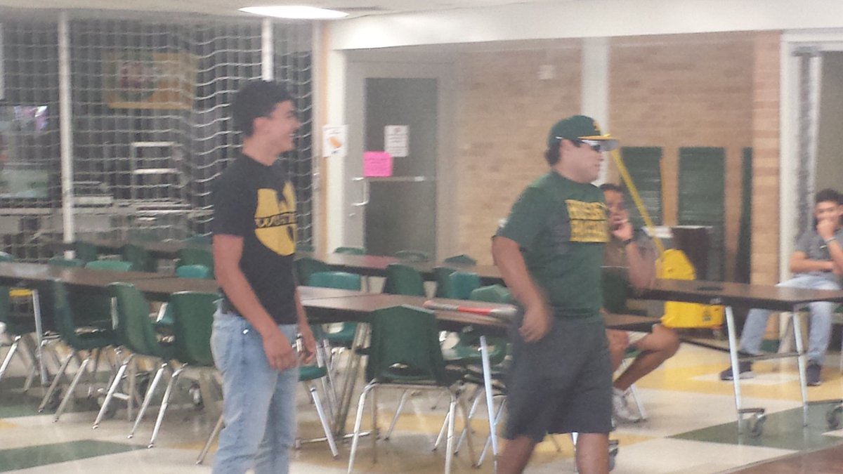 HolmesHuskyFB's tweet photo. Way to end a great week 2 @HolmesHusky_FB #HFND #hopeandvalues https://t.co/x8wKYP5eGM