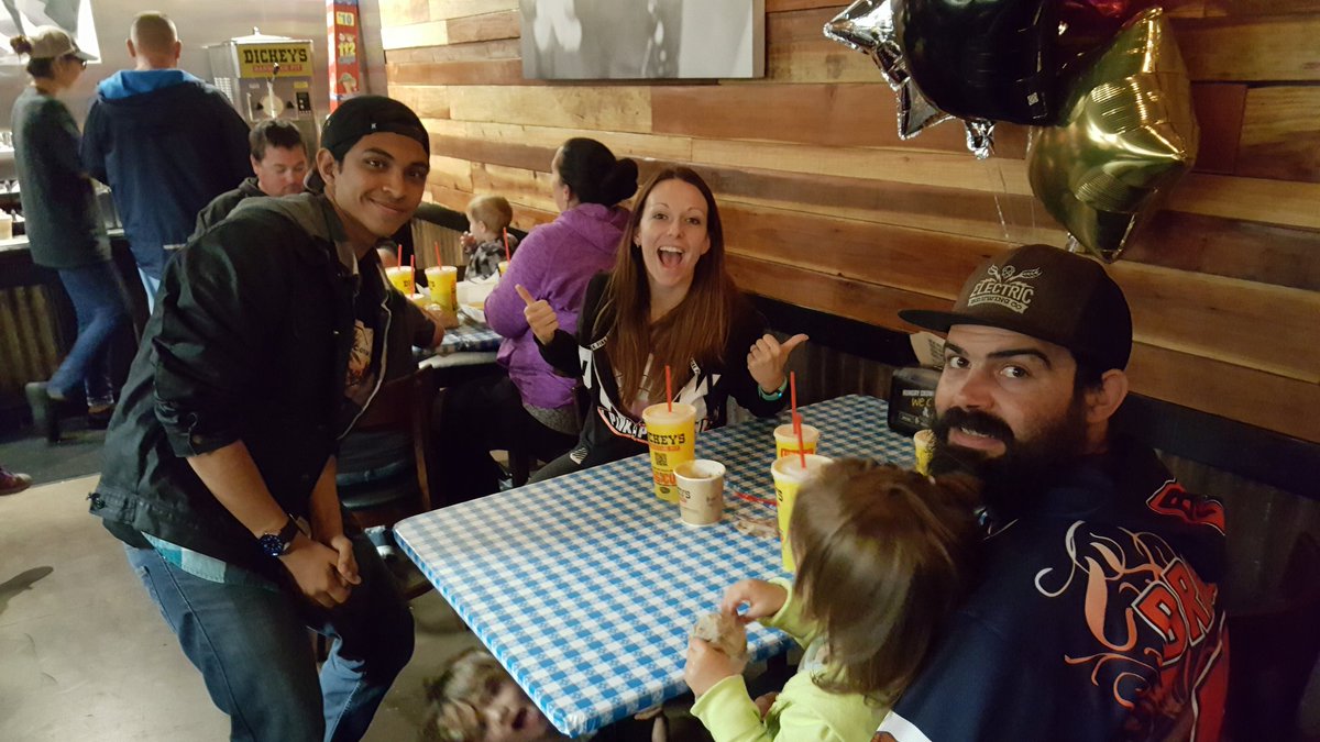 CommClubMSJC's tweet photo. Come support #MSJCCommClub here @Dickeys here in #LakeElsinore tonight till 9. Donate your receipts! #RibRaiser https://t.co/9Q3txoIMsz