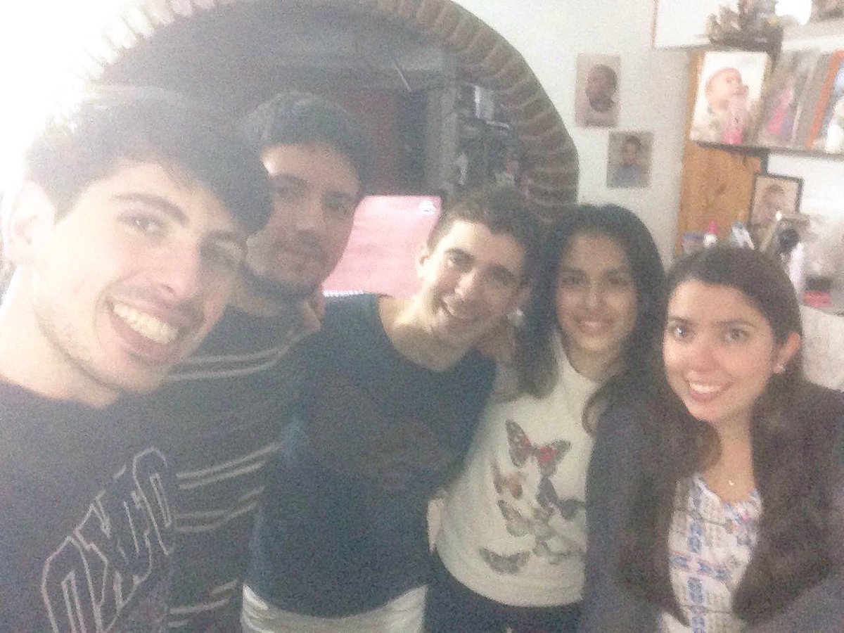 SabrinaS_N's tweet photo. Cumples x 2. Feos los muchachos #LGDV https://t.co/V5OCmkqjax