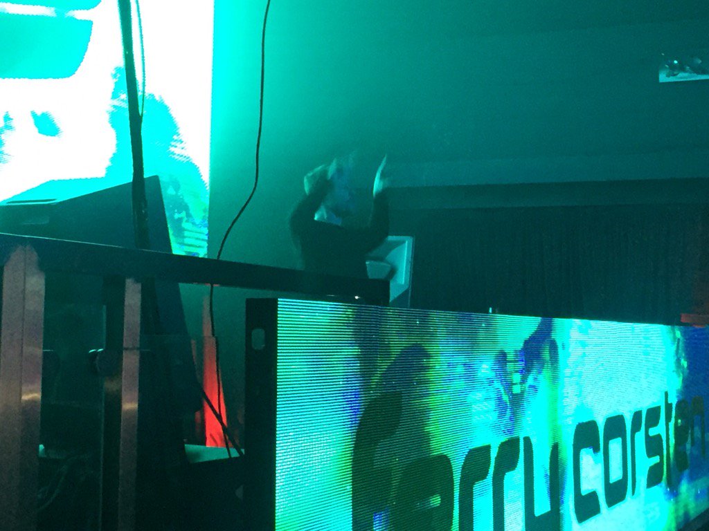 imdarrenflynn's tweet photo. Serious set from @FerryCorsten  tonight in Dublin And @alyandfila usual standard... Great night https://t.co/eCMXXccipc