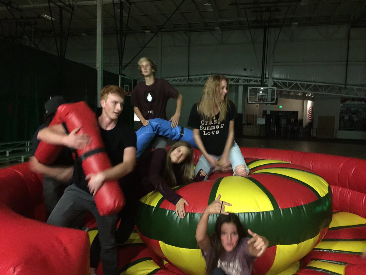 cassidy_scovil's tweet photo. Scovil party round 2 graduation style at my house comin your way the Saturday before graduation https://t.co/hlKKOCDGnj