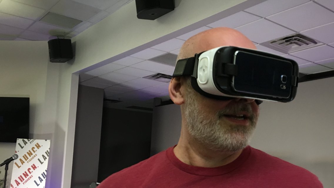 parvezkokan's tweet photo. #LFGrandOpening #ScottJones checking out @ShopperKraft VR https://t.co/vva23jVOAT