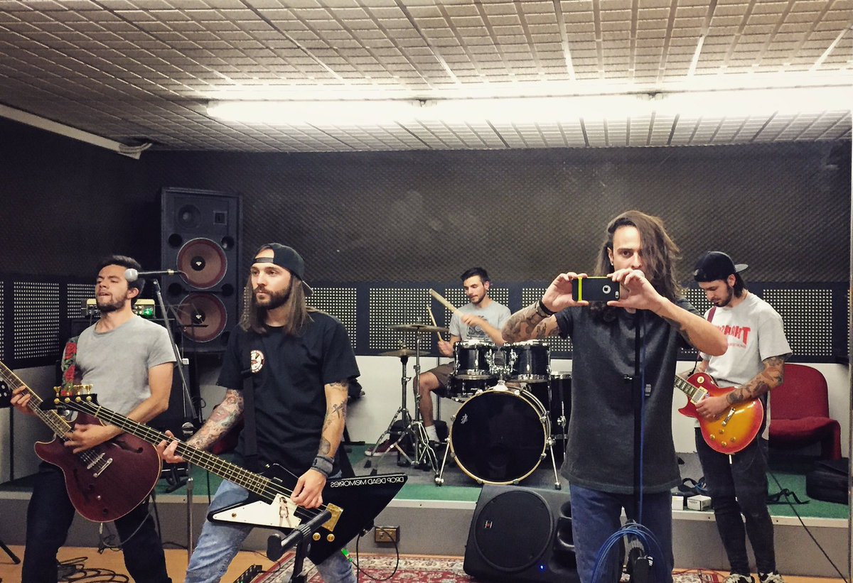 ddmtheband's tweet photo. #dropdeadmemories #metalcore #melodicmetalcore #band #Italy #trainingforrec https://t.co/P33rhK9dy9