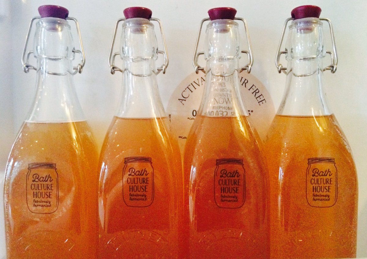 fabfermented's tweet image. Jasmine Flower Kombucha delivered to @BeyondKale this morning #lifeelixir #kombucha #health