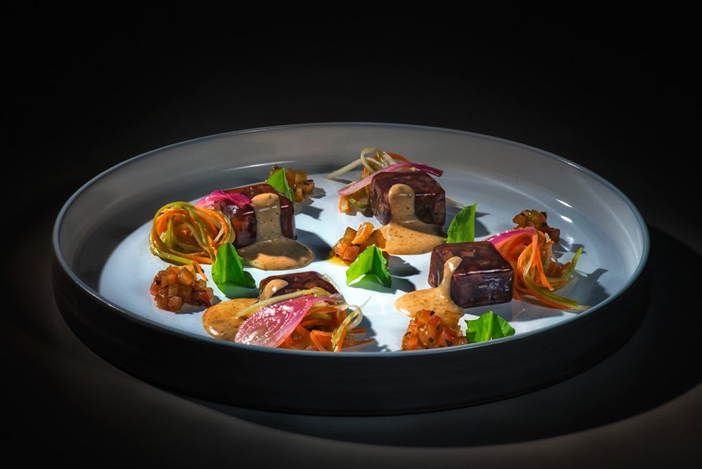 #picoftheday #NicolaPortinari | foto <a href="/GabrioTomelleri/">gabrio tomelleri</a> | Solido e liquido di vitello <a href="/PecaLa/">Ristorante La Peca</a> goo.gl/fkMvAa)