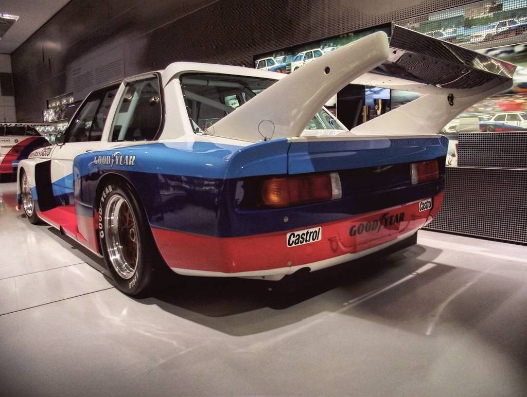 oldcar_photo's tweet photo. This e21 👌
#Bmw #oldauto #auto #autoagitator #munich #munchen #bmwwelt #drivetastefully #e30 #e21 #3series #m3 … https://t.co/odUnf8kZM7