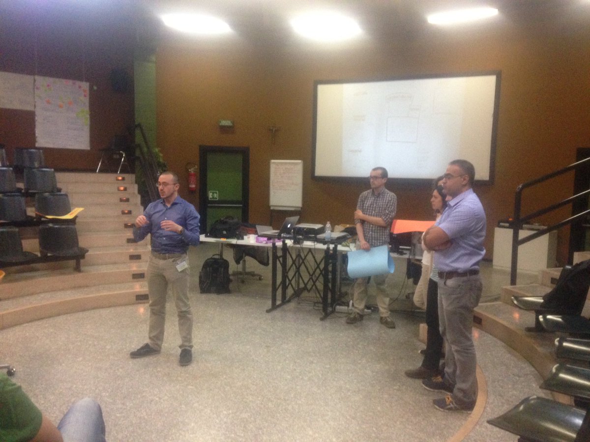 MovimentoGiotto's tweet photo. The second team pitching #giotto2016 #designthinking #welovegp @vdgmeu @stefanocel8 @WoncaPolaris https://t.co/HeQAVZyiQM