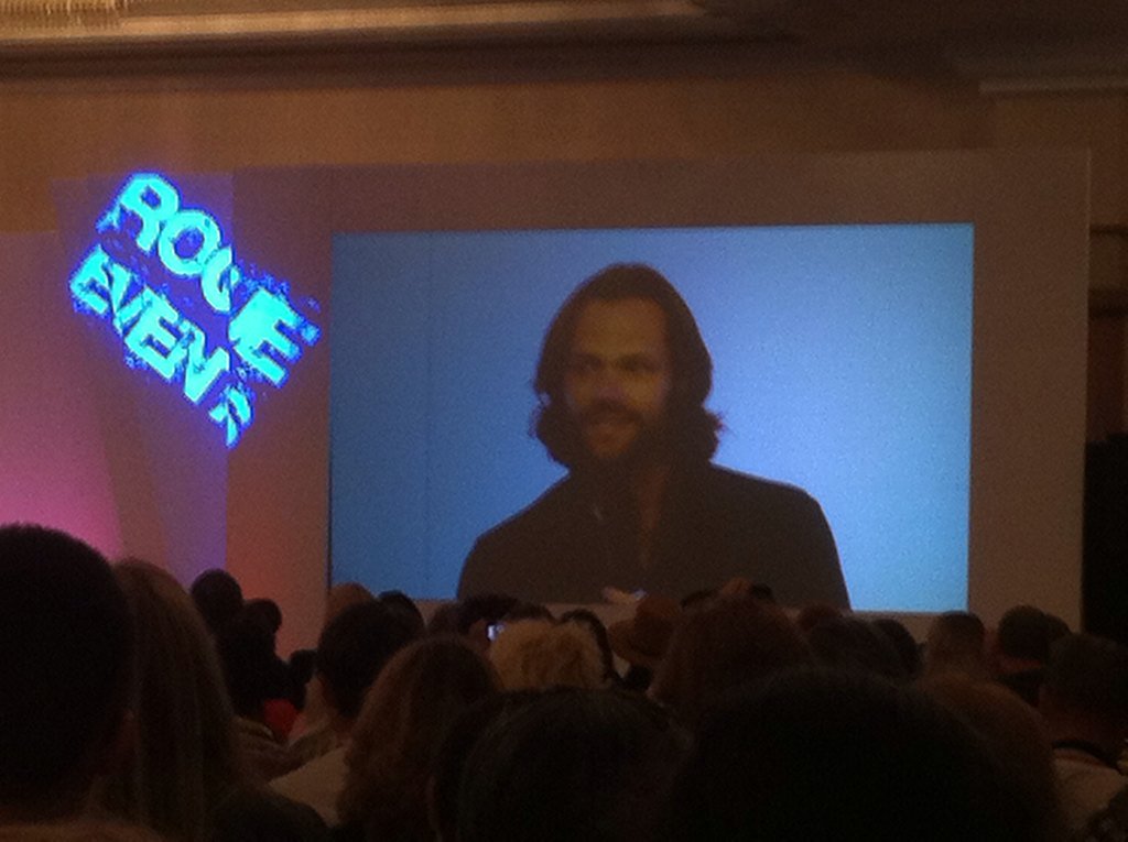 CW_FanGirl's tweet photo. I'm sooo seeing the Sam/Thor thing with the beard! #asylum16 @jarpad #SOAR #STHOR #THORS https://t.co/2Bf8MawW4J