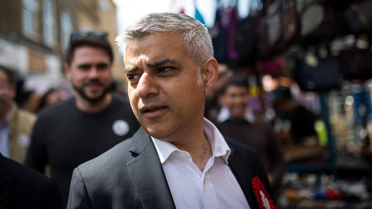Metro_TV's tweet photo. Sumpah Wali Kota London Muslim Pertama untuk Warga https://t.co/35mT9xyLJG https://t.co/Fcg9I2YYMN