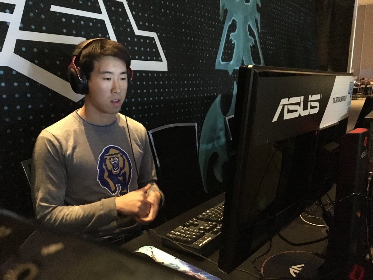 playvs_college's tweet photo. GAME 5 INCOMING ON https://t.co/cHhZpcncS6: Suppy vs. samcro! #DHATX16 #ROGDH https://t.co/utsT5y4LXX