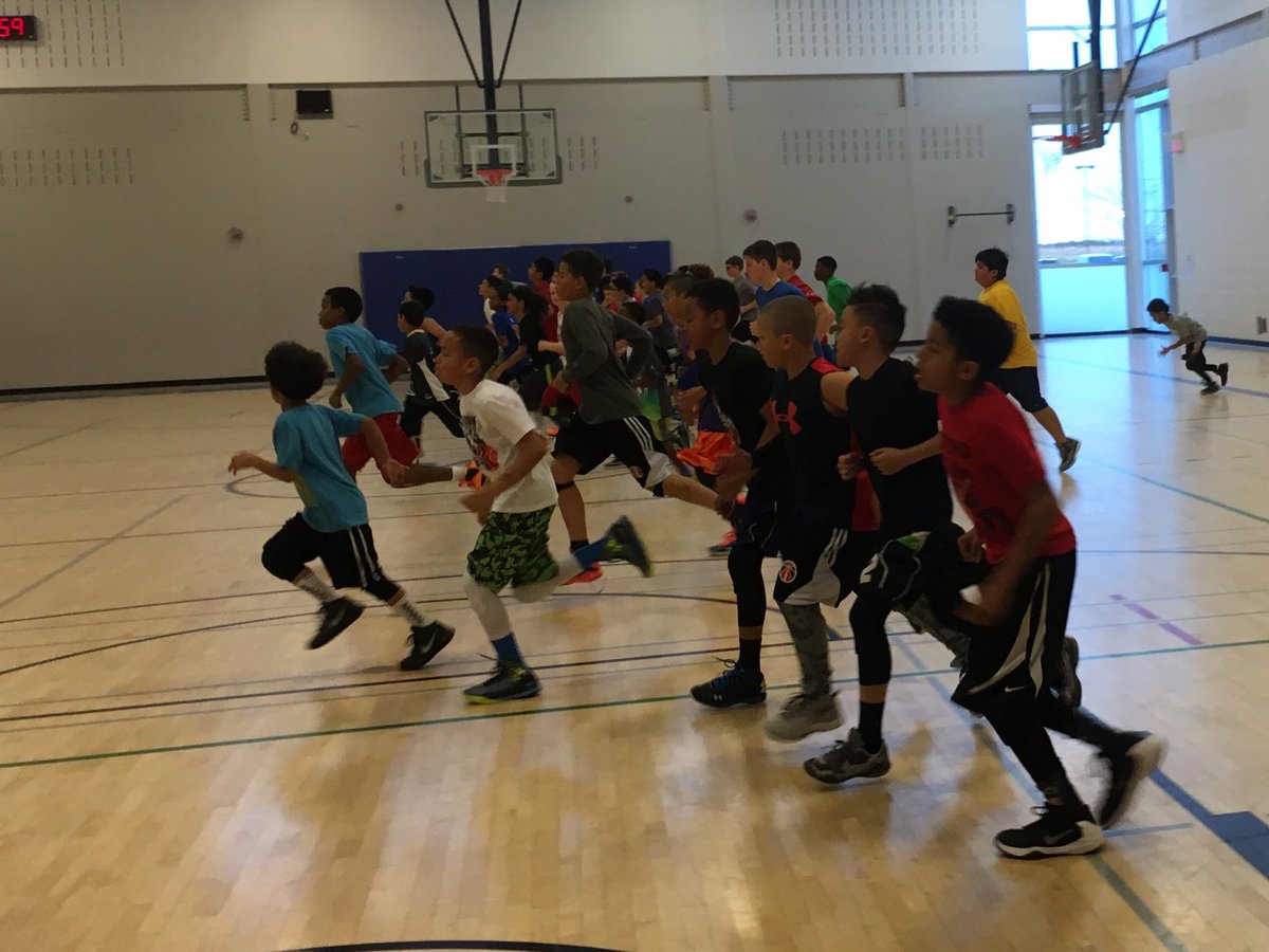 haltonbball's tweet photo. Great first week of training with 
@tbcelite !! #3nights3venues https://t.co/7qDTvm6VaH