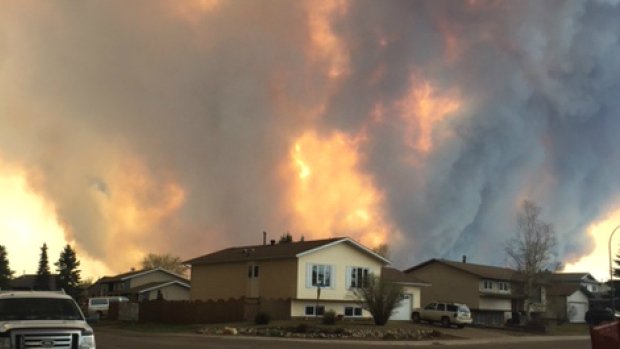 charlesadler's tweet photo. #WinnipegJets TrueNorthFoundation - 100k donation to
Red Cross #FortMacFire https://t.co/acLePmEsmW #MarkChipman https://t.co/2uBEU0vvbW