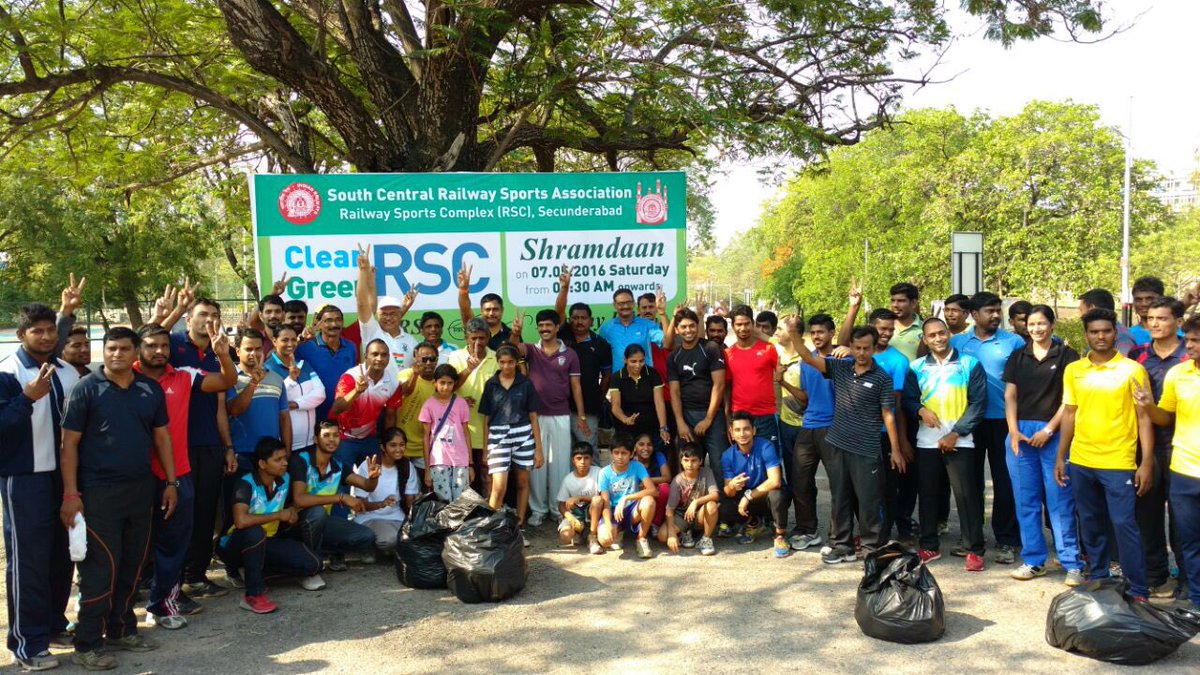 gmscrailway's tweet photo. Shramadaan to clean up 70 acre Rly Sports Complex at Sec'bad by SCRSA members and RSC users. Great efforts. https://t.co/v3dP1gNAje