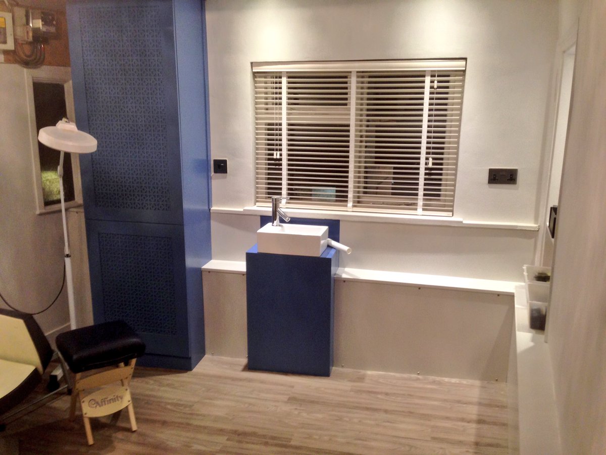 A final push <a href="/Crackerschaps/">Crackers and Chaps</a> last night in there beauty room, has seen a great transformation #fitting #bespoke