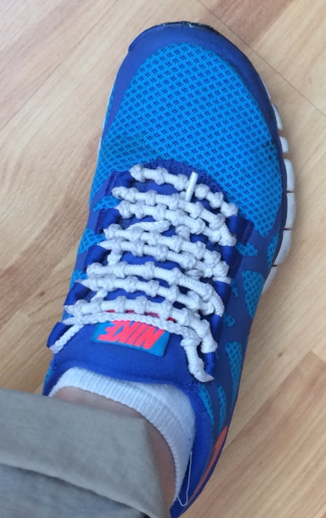 SPolsfu's tweet photo. Day18: lock laces - good for triathletes and one-armed banditas😉#brokencollarbone https://t.co/jGJe9WnGcB