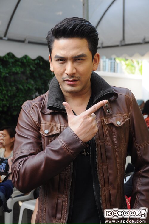 SPIDERMANBOH's tweet photo. @Tan_Yung0209 สะกิดใจครับ โคฟเป็นพี่ป๋อ https://t.co/6CUzibieZd