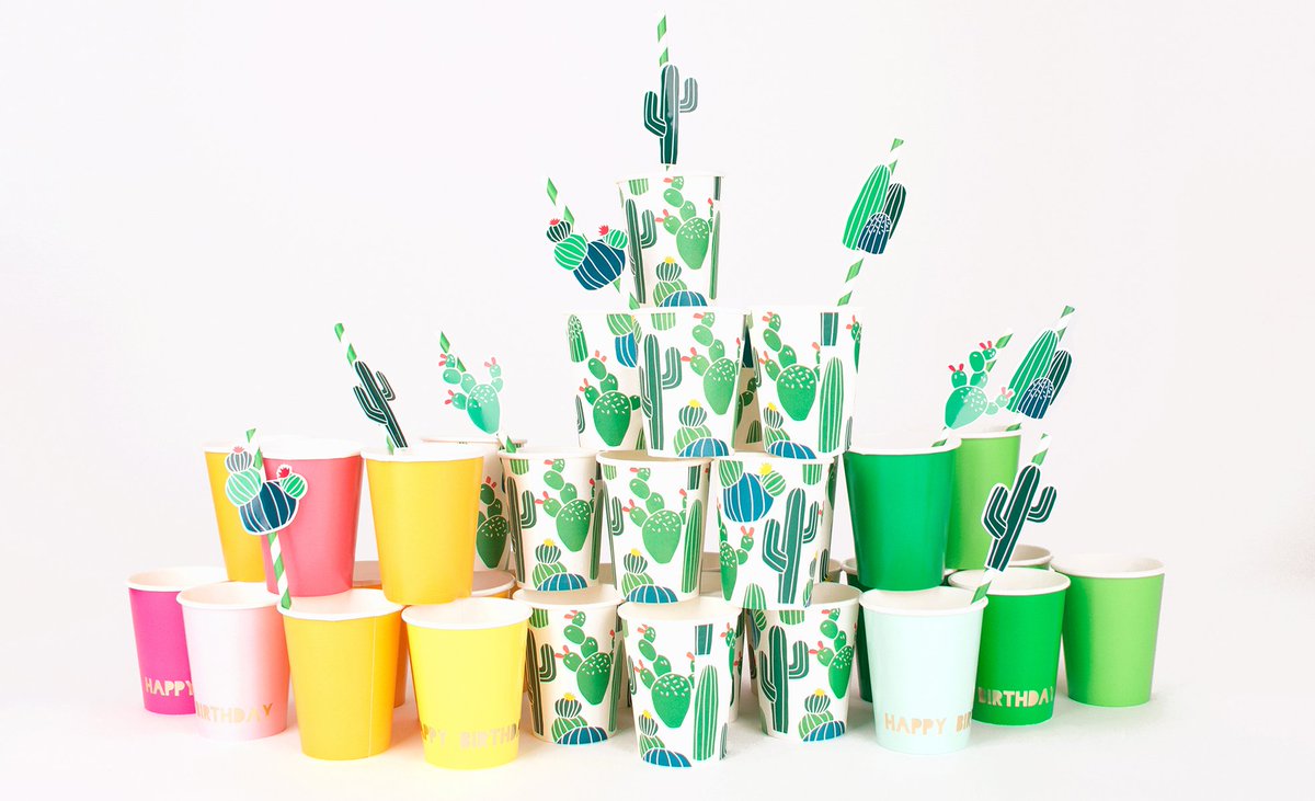 Mylittleday's tweet photo. La folie des cactus arrive sur vos gobelets! #mylittleday #cactusfever #dailydoseoffiesta https://t.co/JIMfUeJ4c0 https://t.co/XEZxU2W49h