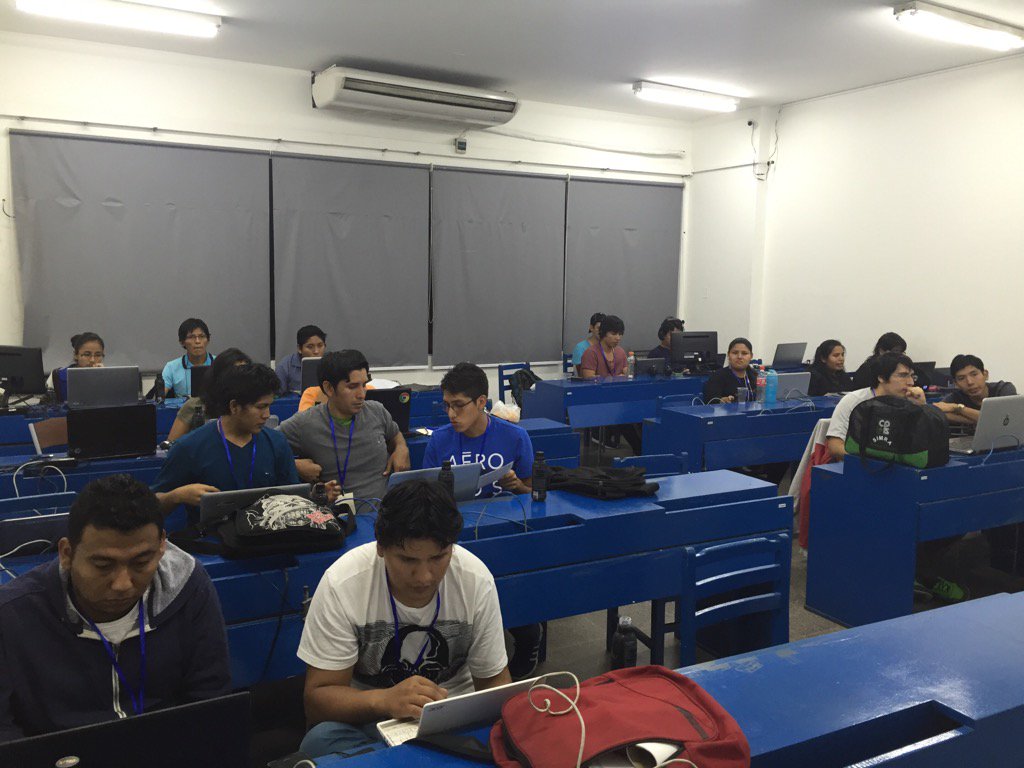 alejandroarcej's tweet photo. 02:15 am ! Y los chicos están como si fuera medio día ! #Hackthon2016 https://t.co/zV7AsoyRuL