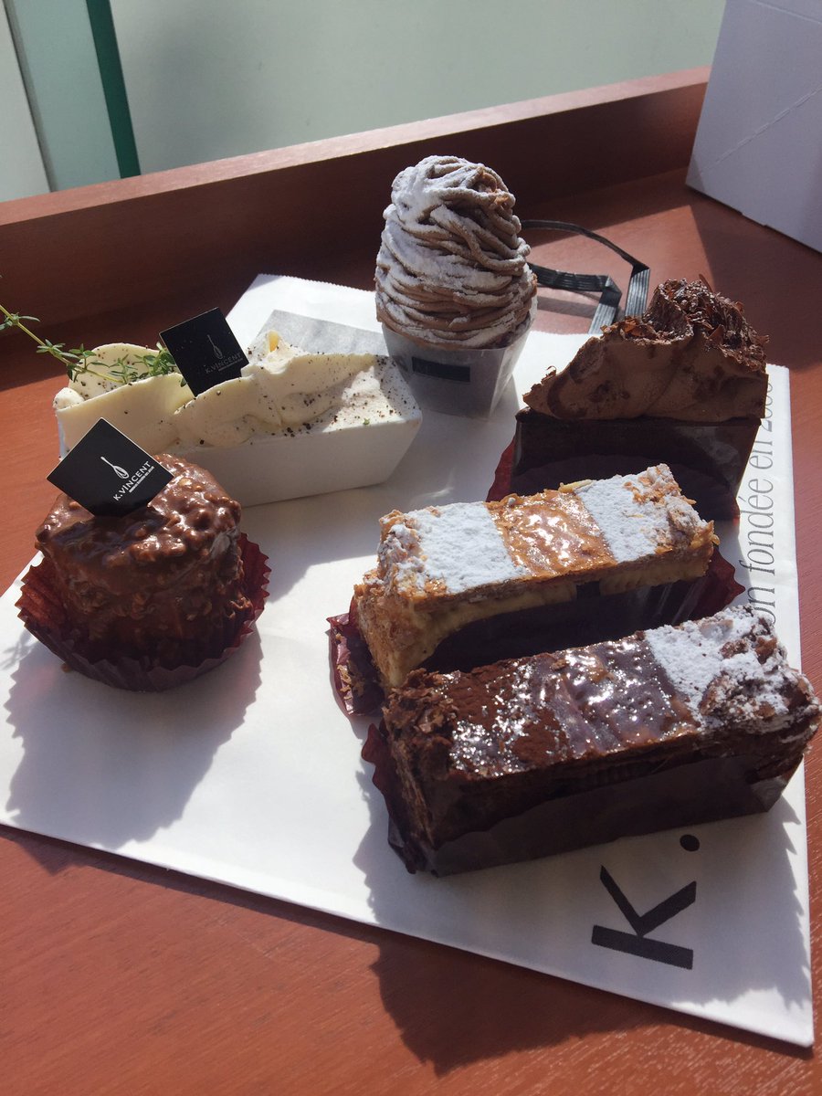 もふもふ カーヴァンソン のケーキを買いに行ってきました 2時間並んだ チョコがウリのお店ですが 私的にはミルフィーユヴァニラが一番うまい そしてモンブラン 甘王ショートケーキはなんと1500円 だけどめっさうまい K Vincent もふもふ カーヴァンソン のケーキを買いに行ってきました 2時間並んだ チョコがウリのお店ですが 私的にはミルフィーユヴァニラが一番うまい そしてモンブラン 甘王ショートケーキはなんと1500円 だけどめっさうまい K Vincent