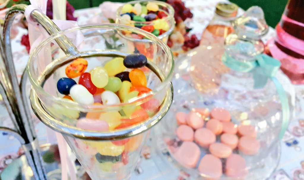 HotCocoisGood's tweet photo. Candies #sweet #weekend #love #picnic https://t.co/FjJON3idke