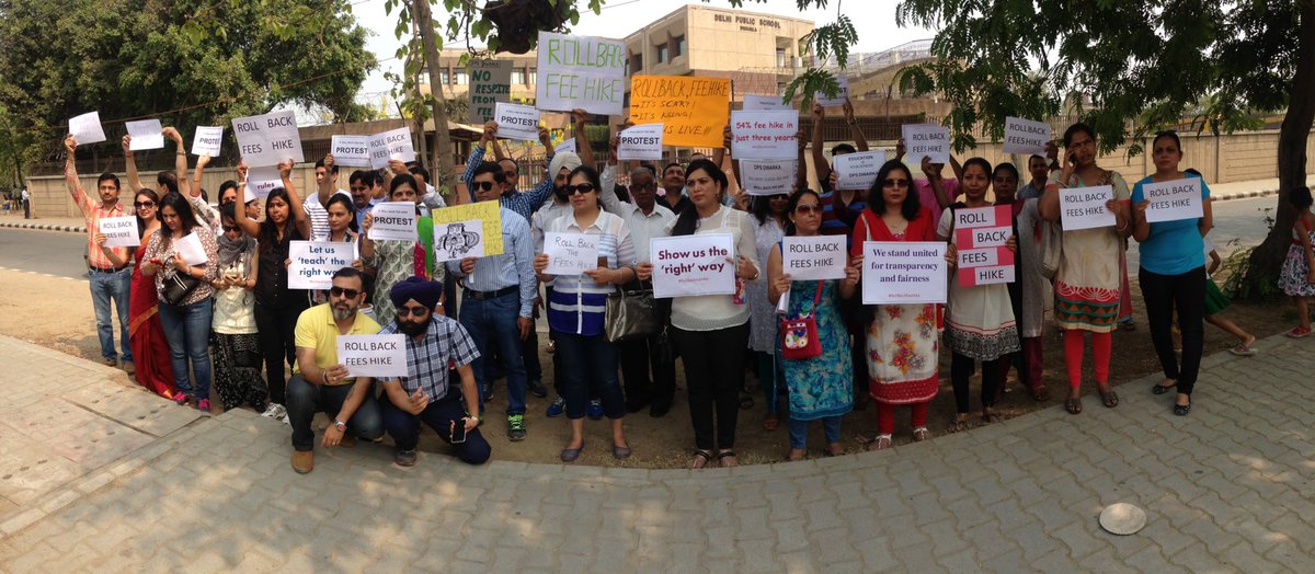 dpsdwarkaparent's tweet photo. 'Silent' Protest against #feehikedpsdwarka @saurabhsuri_ss @dpkmlkn @NitiBehal @msisodia @timesofindia @ndtv @aajtak https://t.co/nMbiUEfuXA