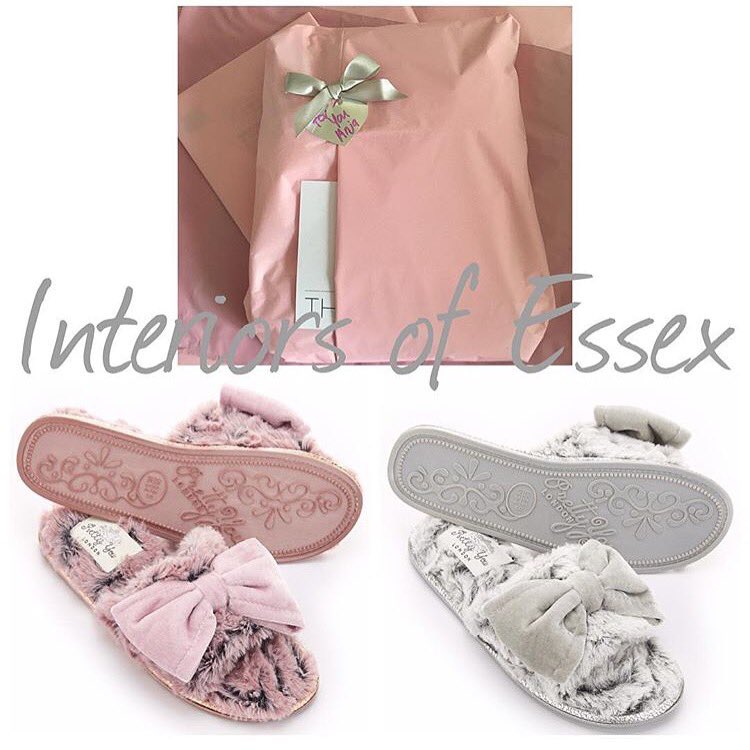 Interiorsofess1's tweet image. Instock for immediate delivery! The Matilda in Pink or Grey! 💗🌪 interiorsofessex.online #musthave #celebs #slippers