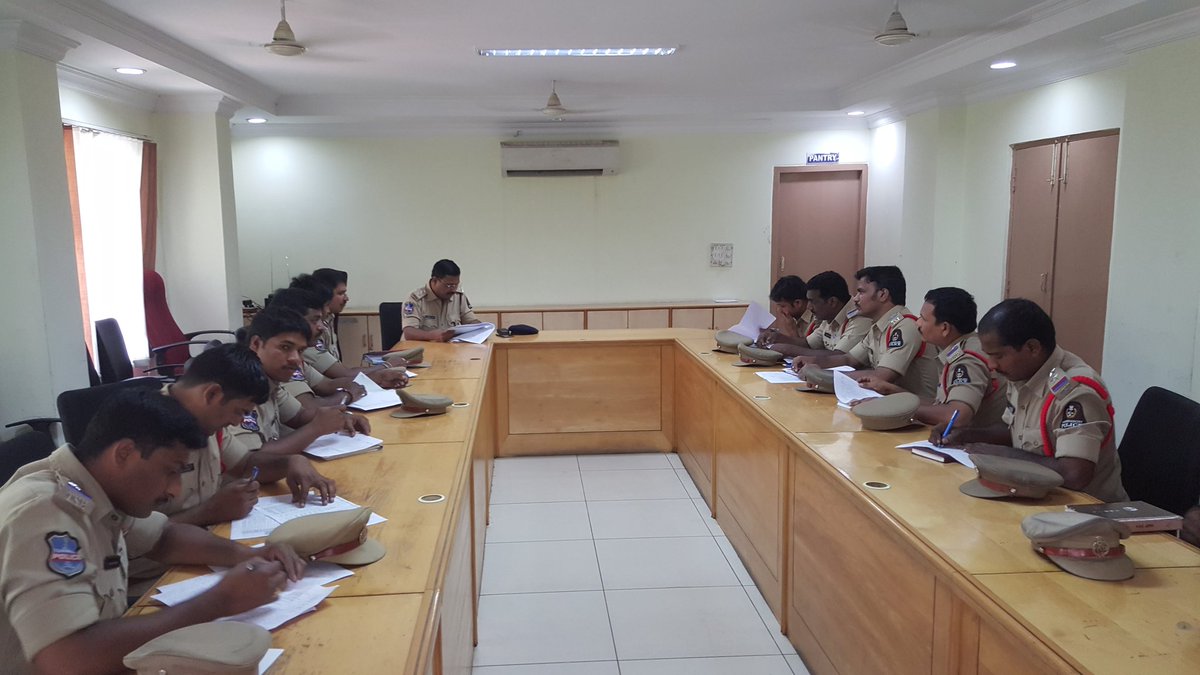 acpgopalapuram's tweet photo. KPI Verticals Monitoring and review meeting with Investigation staff (SIs/DSIs) of GOPALAPURAM Division at 12.30 PM. https://t.co/Gfp1TVPXs9