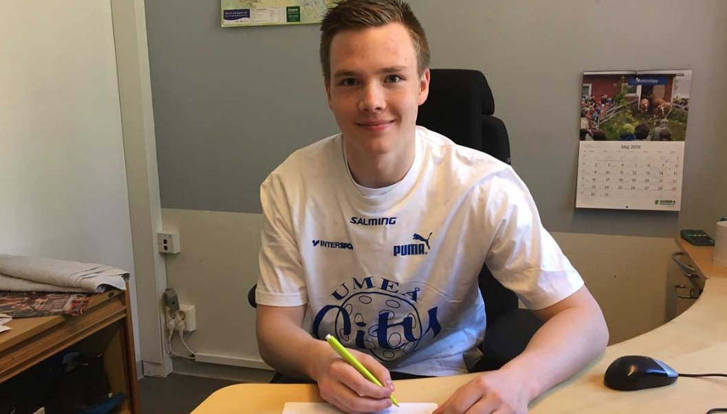 TV+TEXT: U19-landslagsmannen nobbar SSL för Umeå City bit.ly/2723ynS #innebandy #floorball