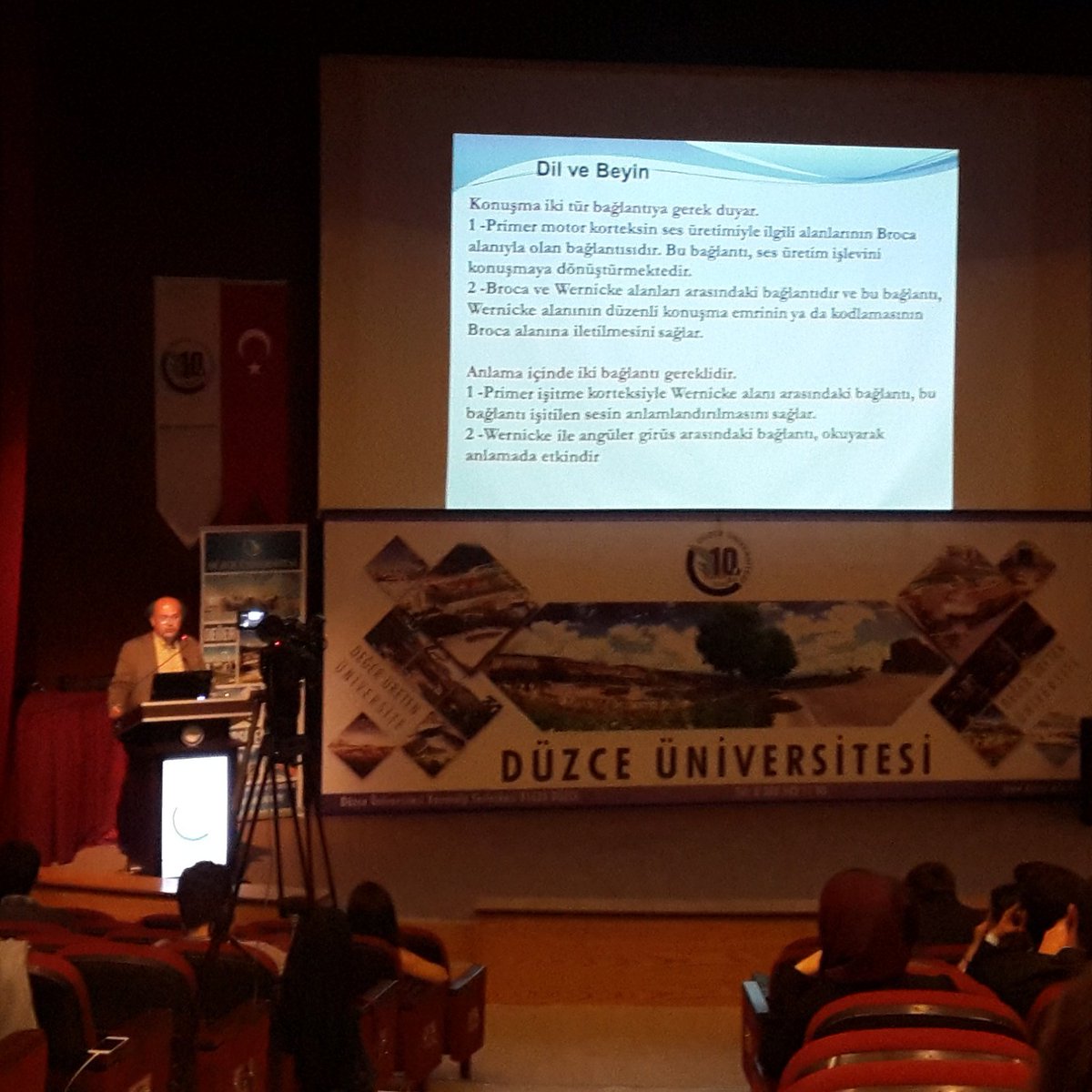 Profesör Dr Hüseyin Tuğrul Atasoy başkanlığında 3. oturumumuz başladı✌

#dutab2016