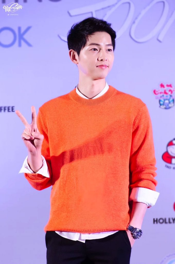 sjoongkipics's tweet photo. Oppa in orange t-shirt,😍😍 
#SongJoongKiFanMeetingInBKK https://t.co/s24ftqFXak