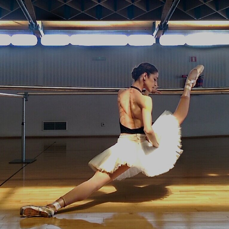 marlenfuerte's tweet image. 🙌saturday 🙌... today stretch in the bar....#Marseille #working#dancing #alwayswork #Saturday @GaynorMinden