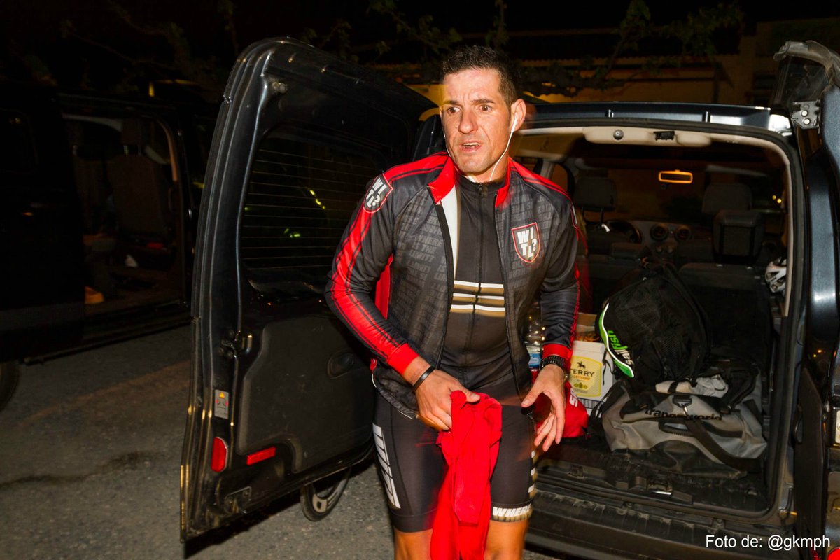 MADFORM's tweet photo. Tras pasar la noche sin problemas @Irontriax sigue adelante con el #UltramanNonstopTRB en breve le toca #swim https://t.co/Fo9pN0NP59