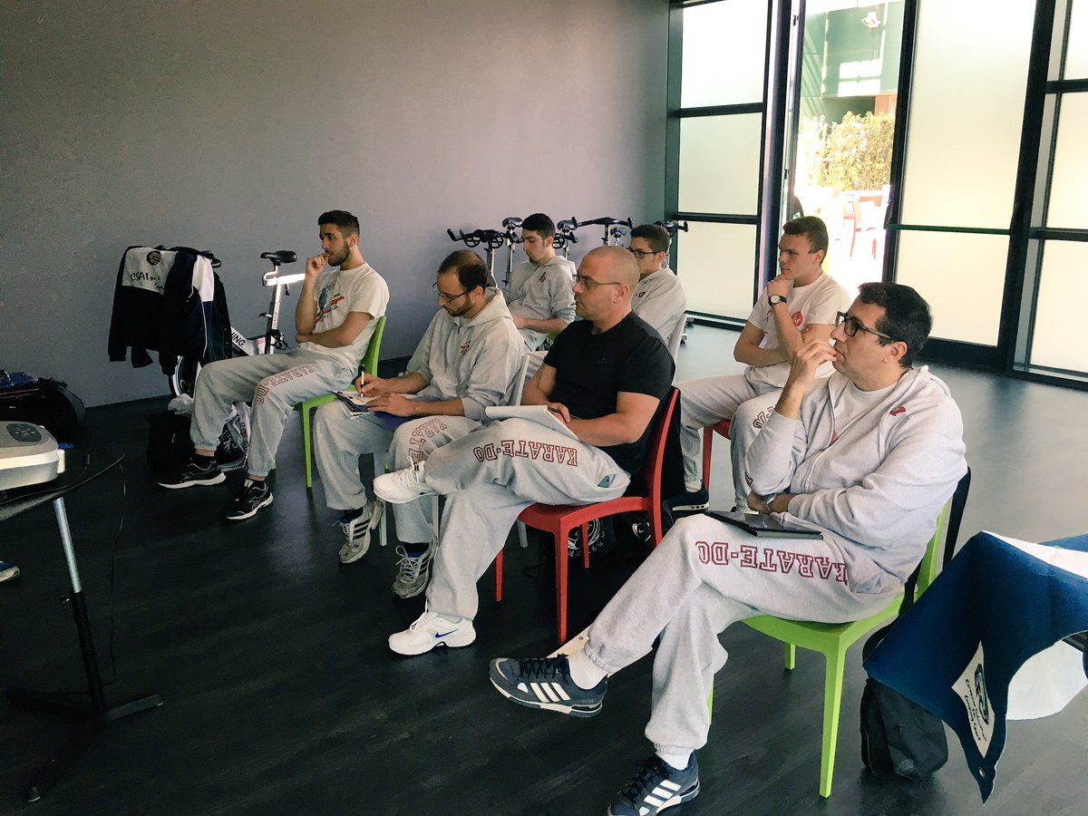 AIKAM_WadoRyu's tweet photo. #CorsodiFormazione2016 #Karate #WadoRyu #AIKAM #Herbalife24 #Integrazione #UltimaLezione #Studenti #Allenatori https://t.co/RKxVOMFqYX